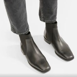 Everlane Italian Leather Square Toe Chelsea Boot, Black size 8